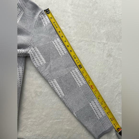 Belldini Gray and White Checkered Turtleneck Sweater, Size L - Picture 4 of 12